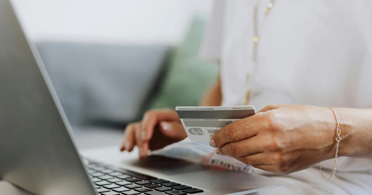 Why It’s Safer to Pay With Credit Cards Than Debit Cards Online